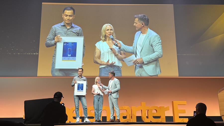 LONGi Solar remporte le Smarter E AWARD 2025 pour son module solaire innovant Hi-MO X10